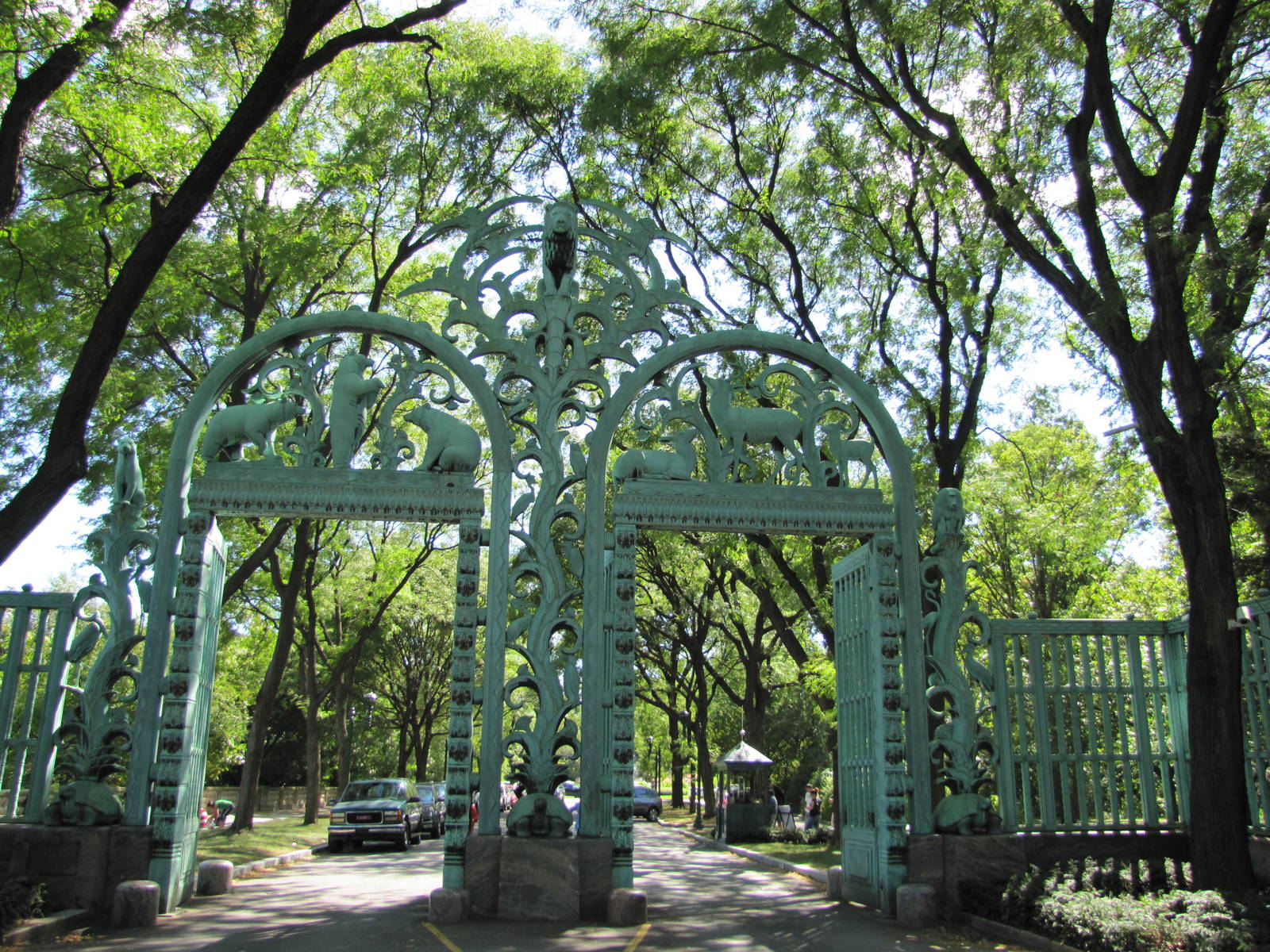 Bronx Zoo 2010 - Fordham Road Gate