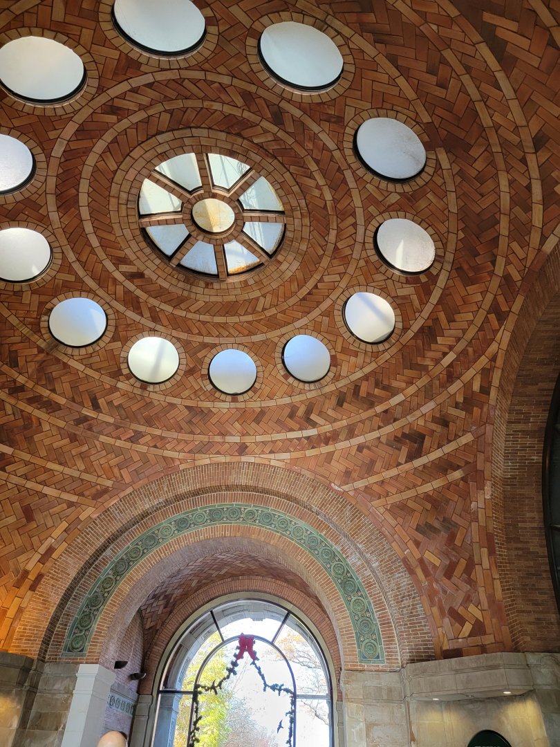 Bronx - Zoo Center ceiling