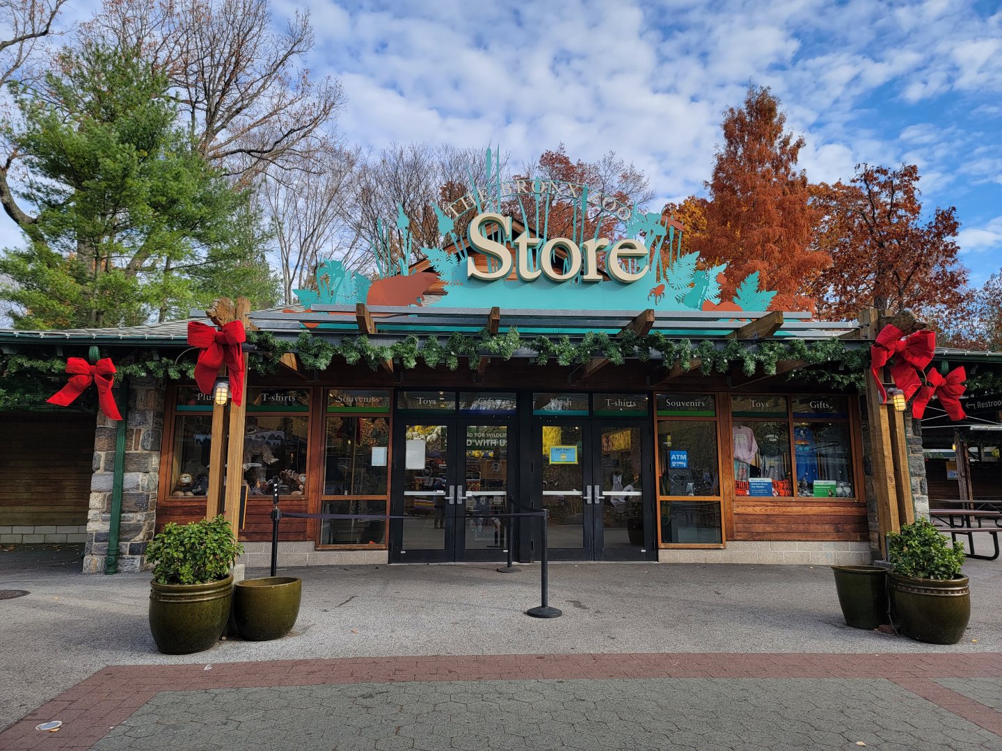 Bronx - Zoo Store