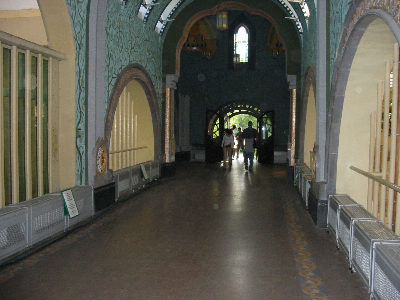 Budapest Zoo 2003 - Inside the historic Elephant House