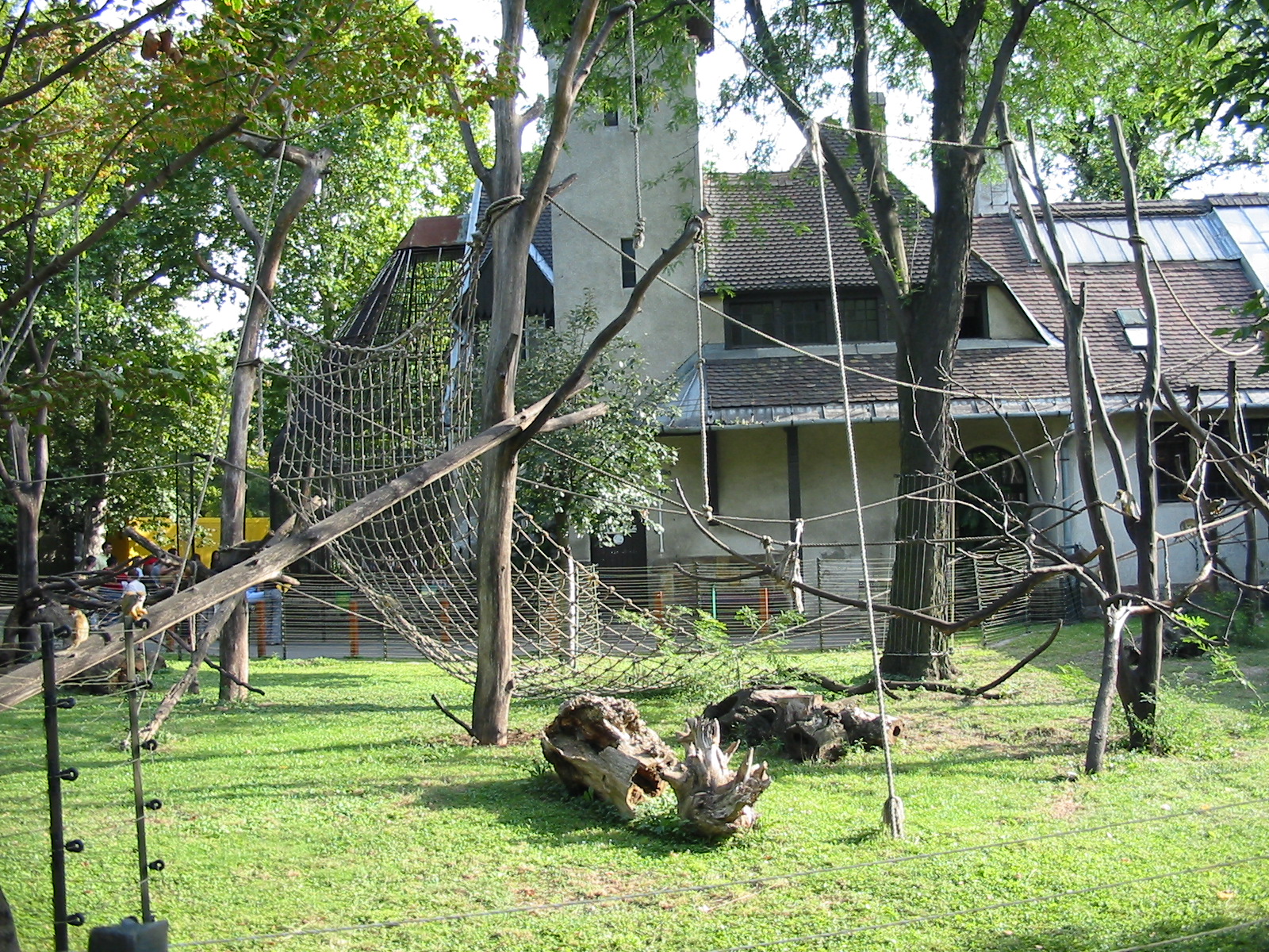 Budapest Zoo 2003 - New outdoor Primate enclosure