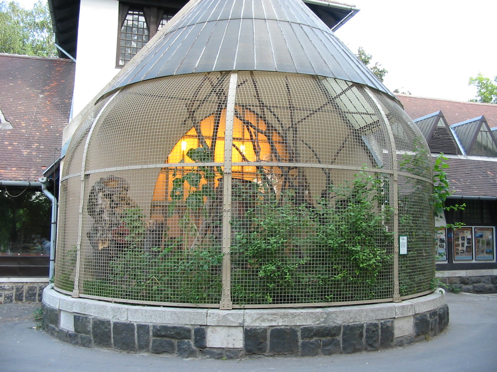 Budapest Zoo 2003 - Old aviary