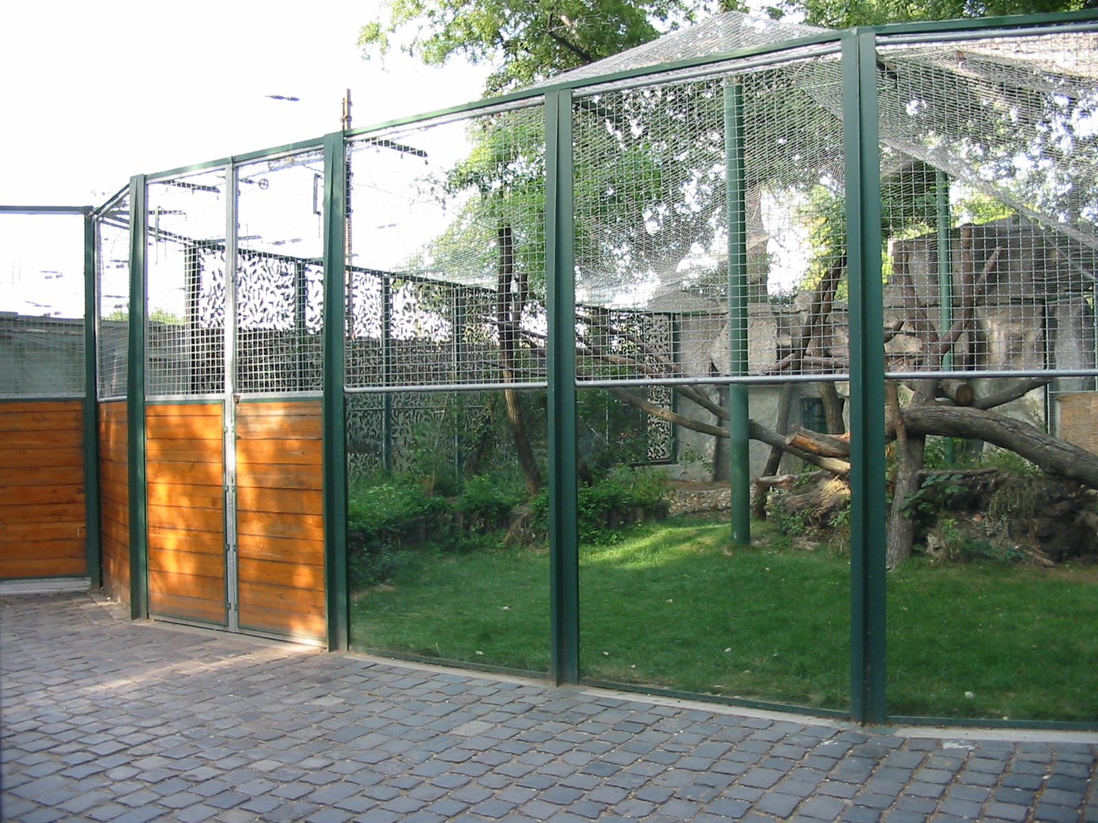 Budapest Zoo 2003 - Persian Leopard exhibit
