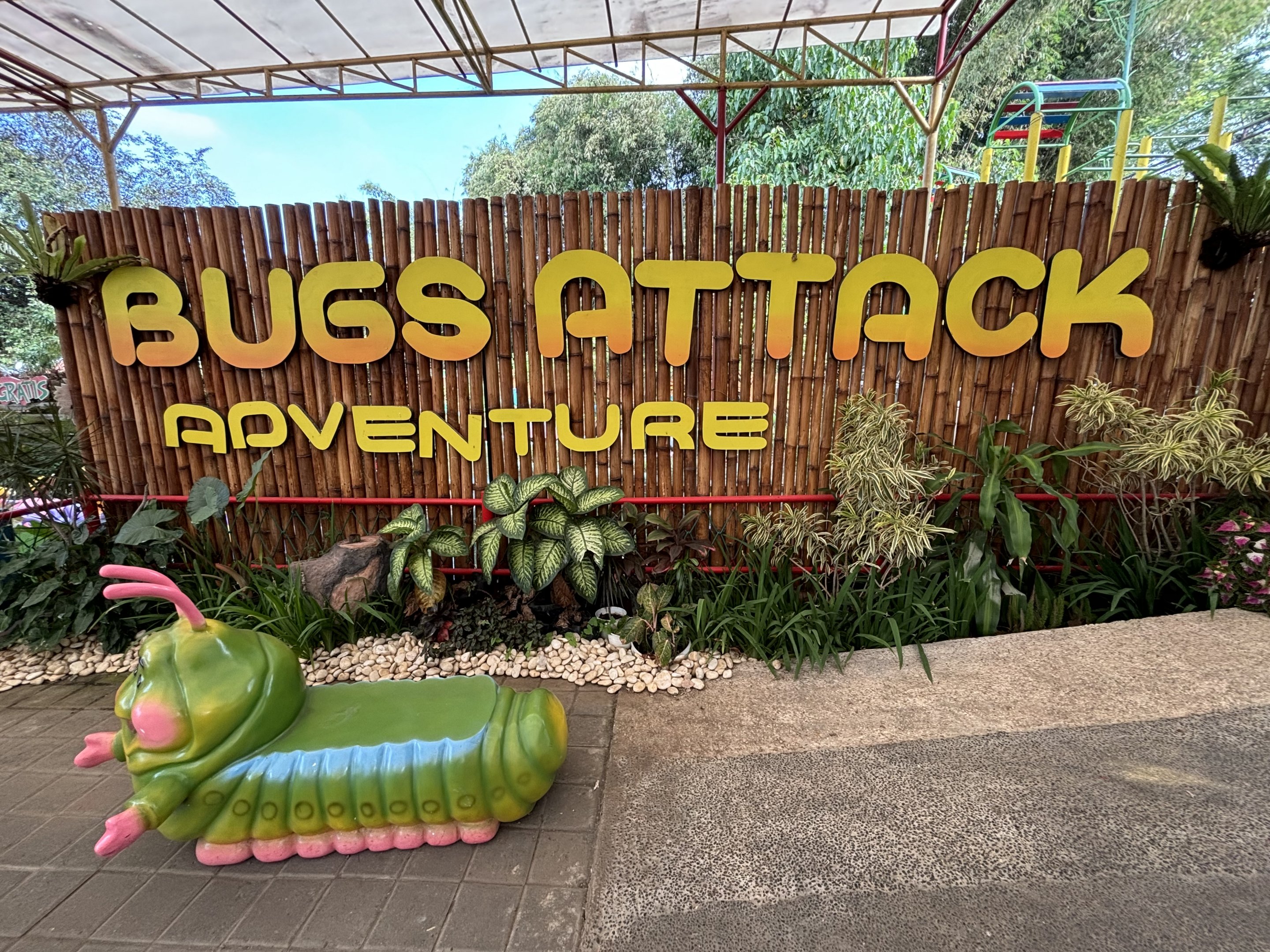 Bugs Attack Ride
