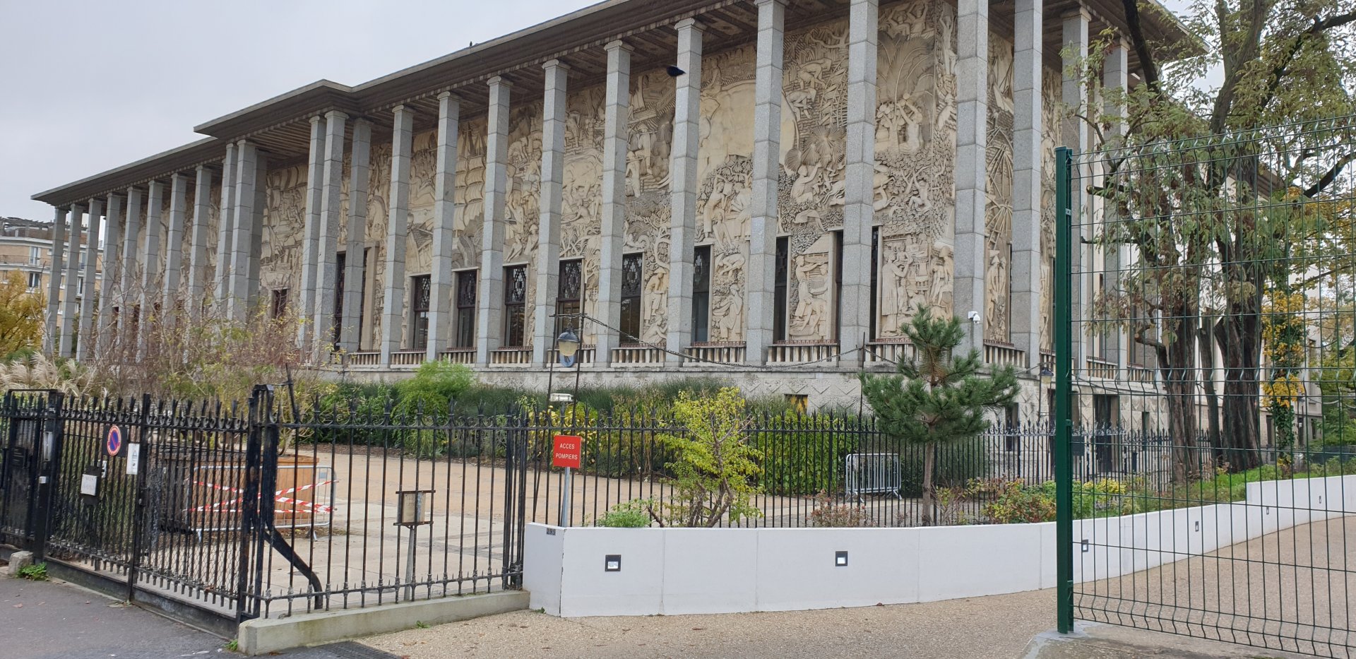 Building in which the Aquarium is located