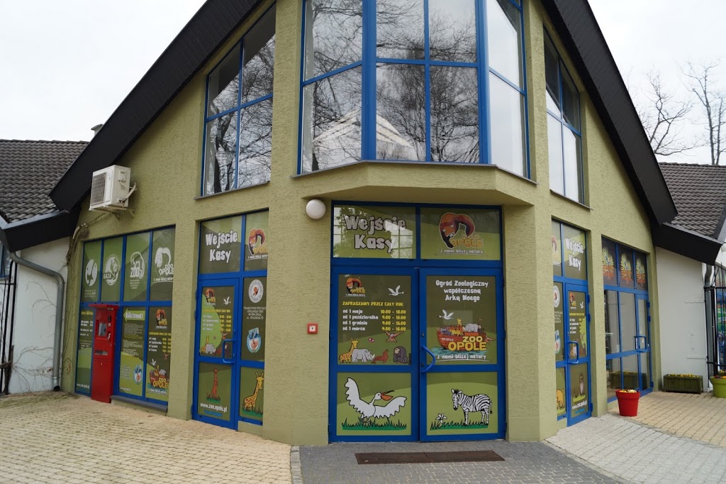 Building unions and the entrance to the zoo