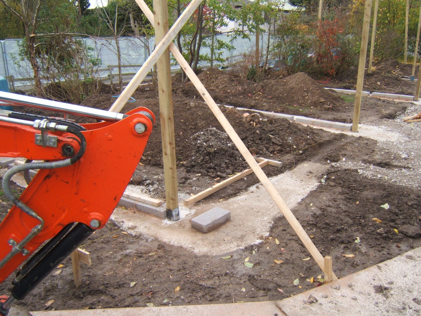 Building work on the new Asian song bird avairys