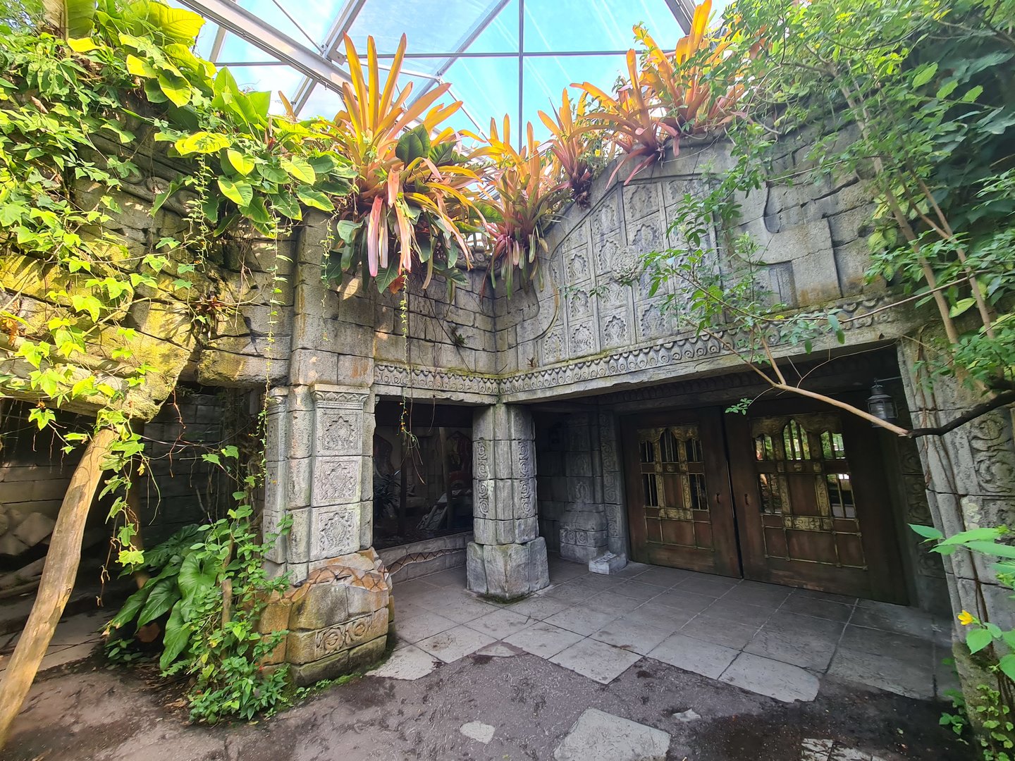 Butterfly temple - Other side of entrance