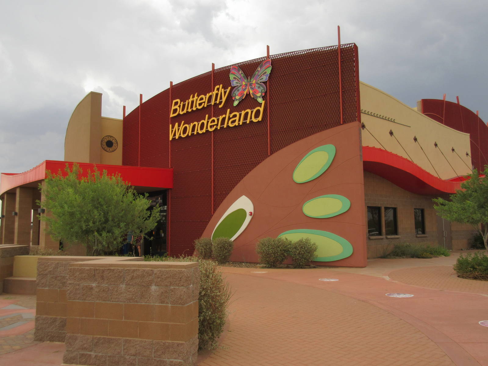 Butterfly Wonderland (Arizona) - Largest Indoor Butterfly Pavilion in the U