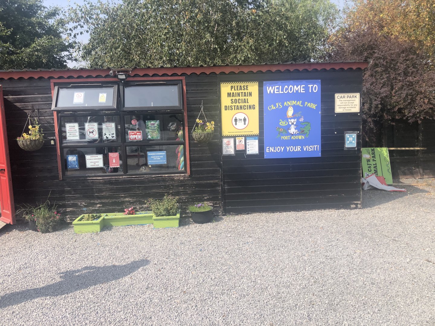 C&J’s animal park - Entrance