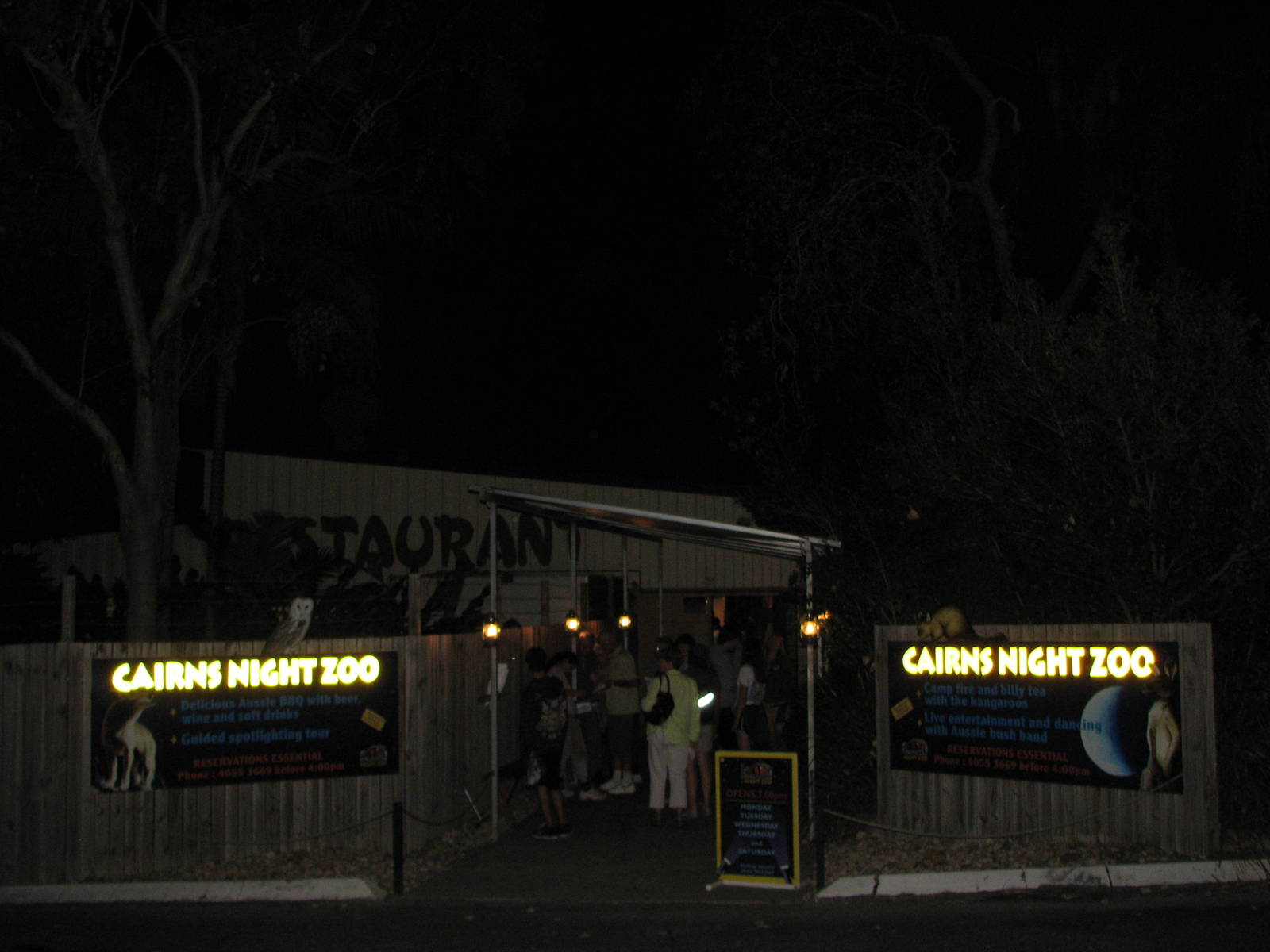 Cairns Night Zoo 2007 - Entrance late at night