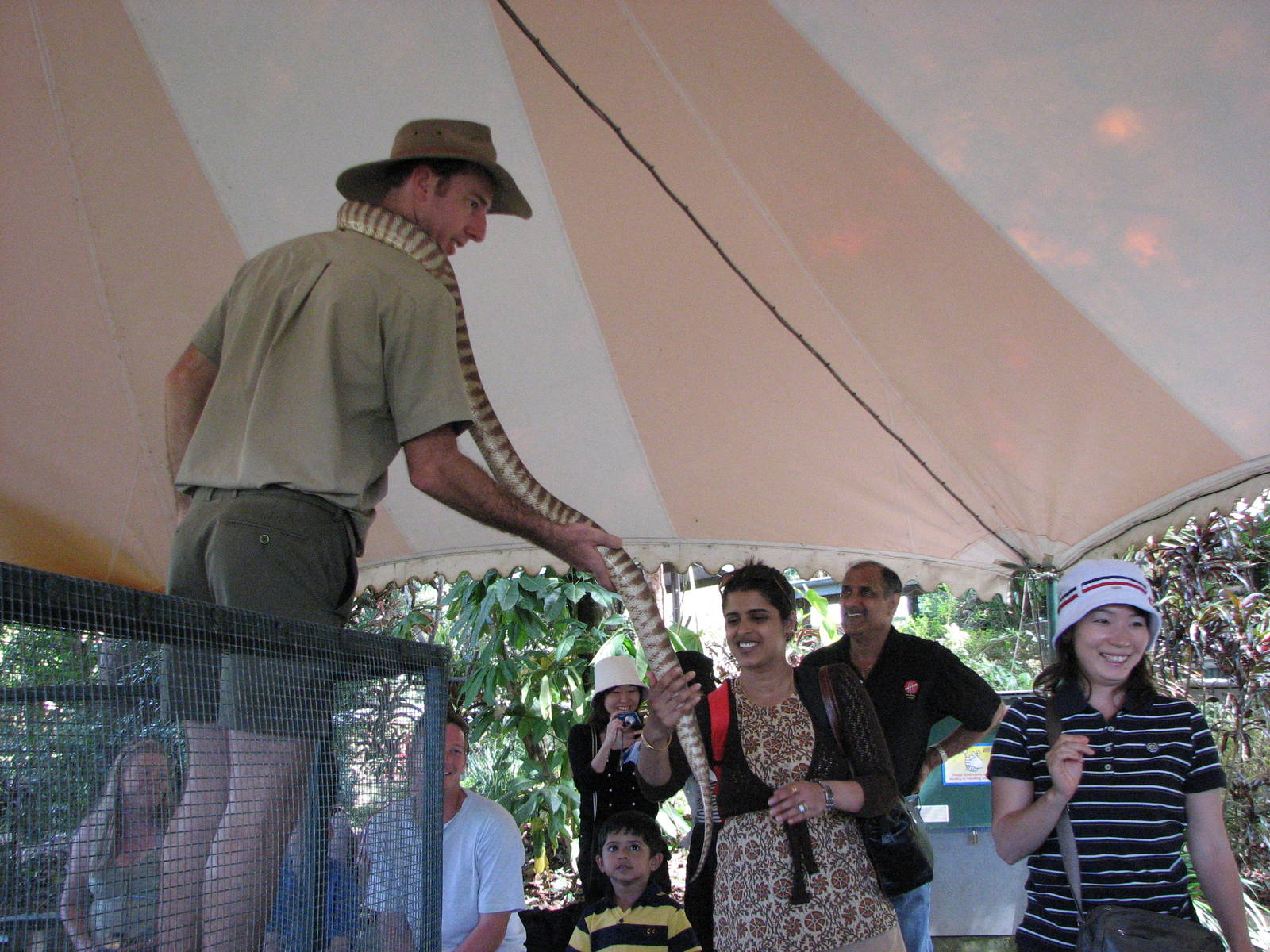 Cairns Tropical Zoo 2007 - Snake show