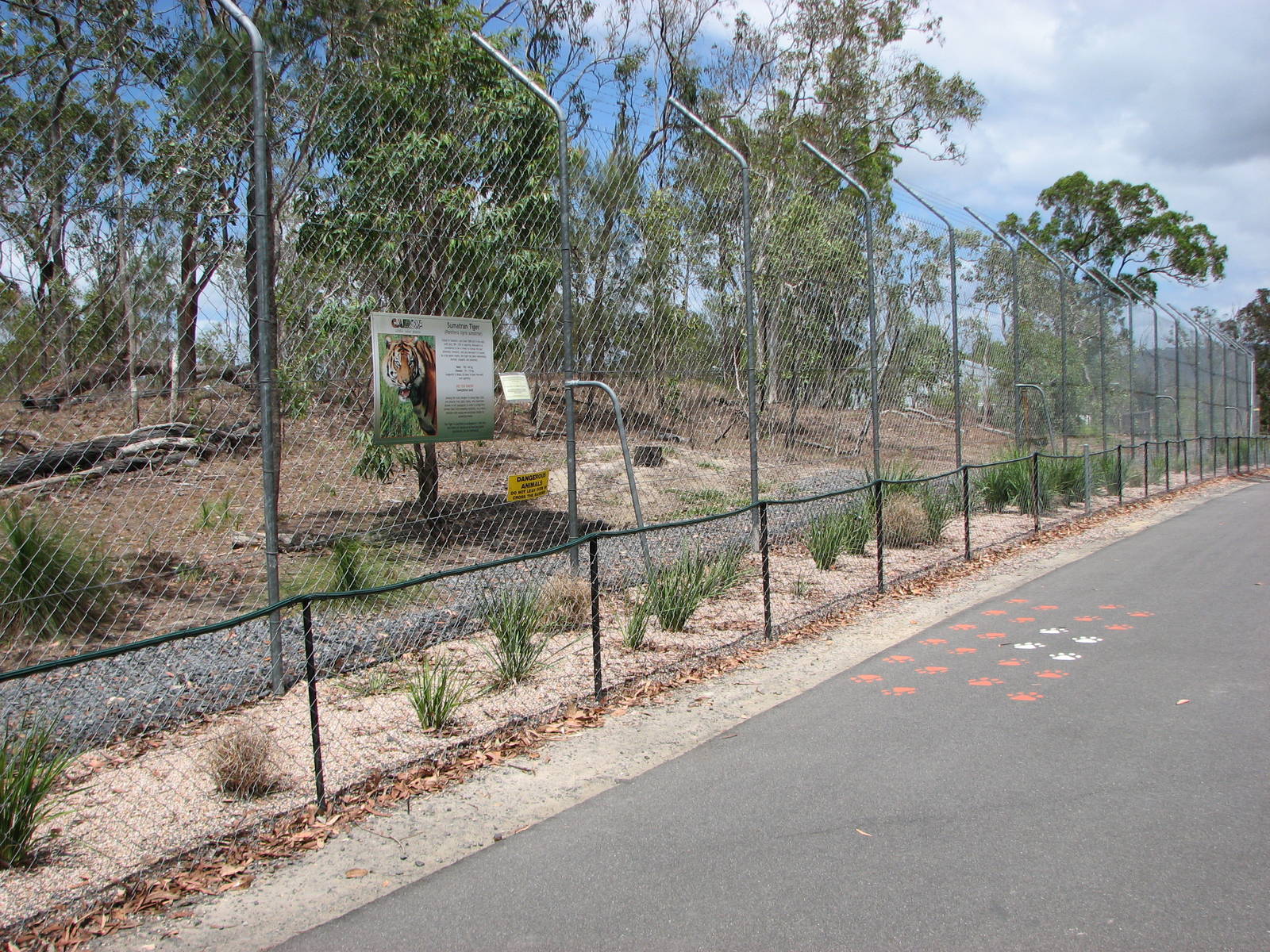Cairns Wildlife Safari Reserve - Trail leading past the Tiger enclosure