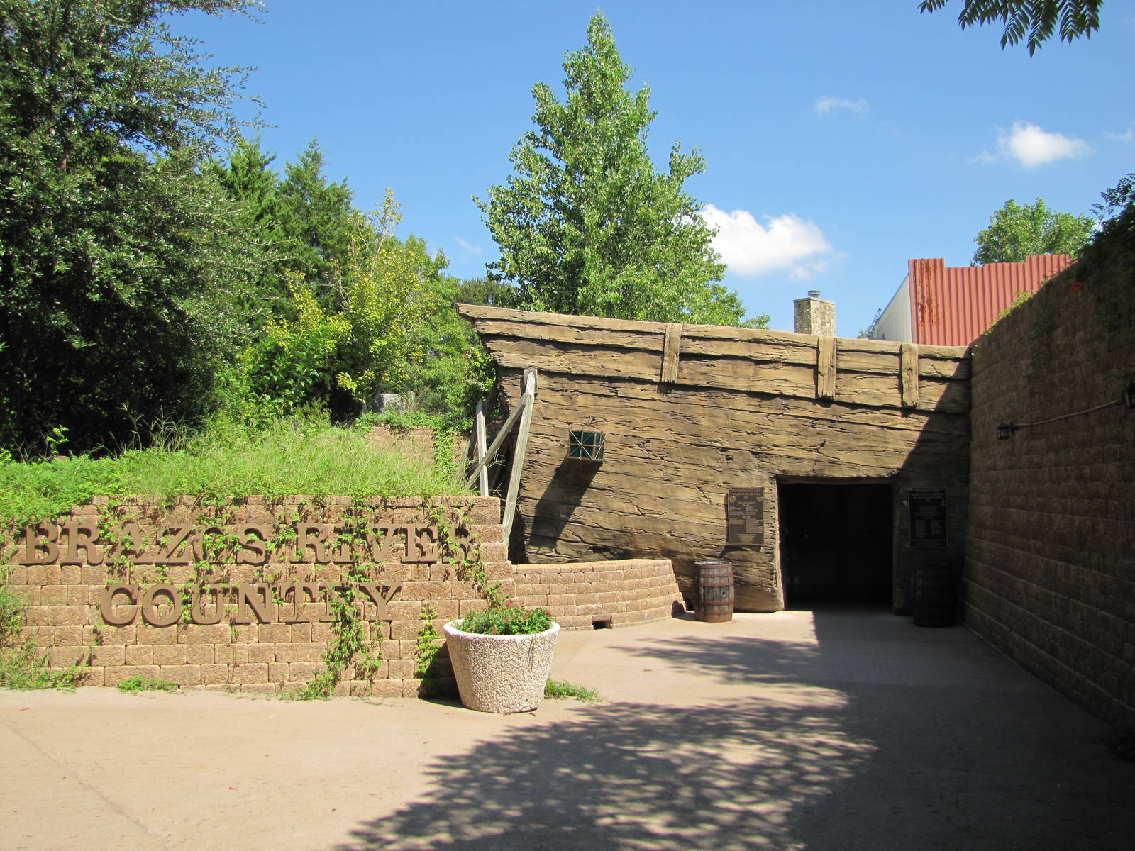 Cameron Park Zoo 2010 - Brazos River Country entrance