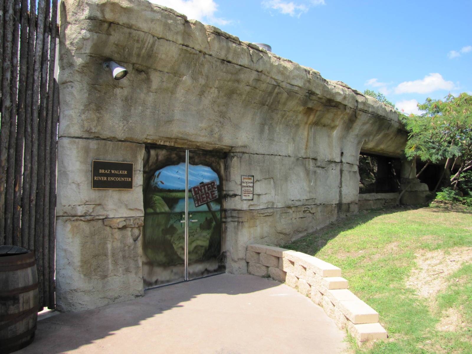 Cameron Park Zoo 2010 - Entrance to the Freshwater Aquarium in Brazos River