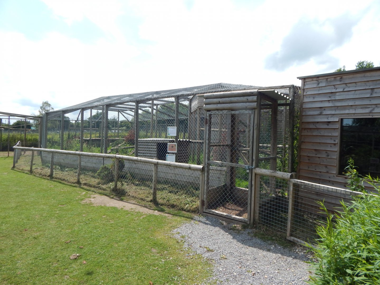 Caracal enclosure 060625
