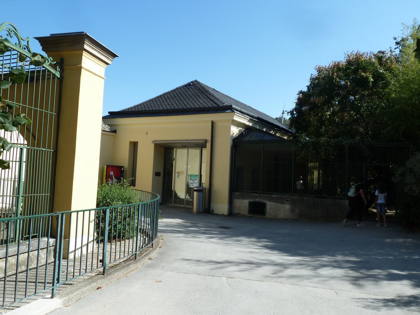 Carnivore house - Entrance and visible former cage