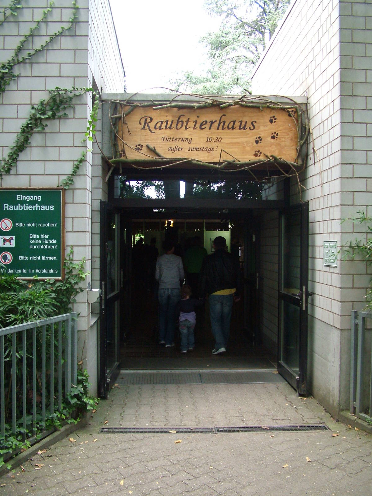 Carnivore House Entrance at Heidelberg, 05/09/10