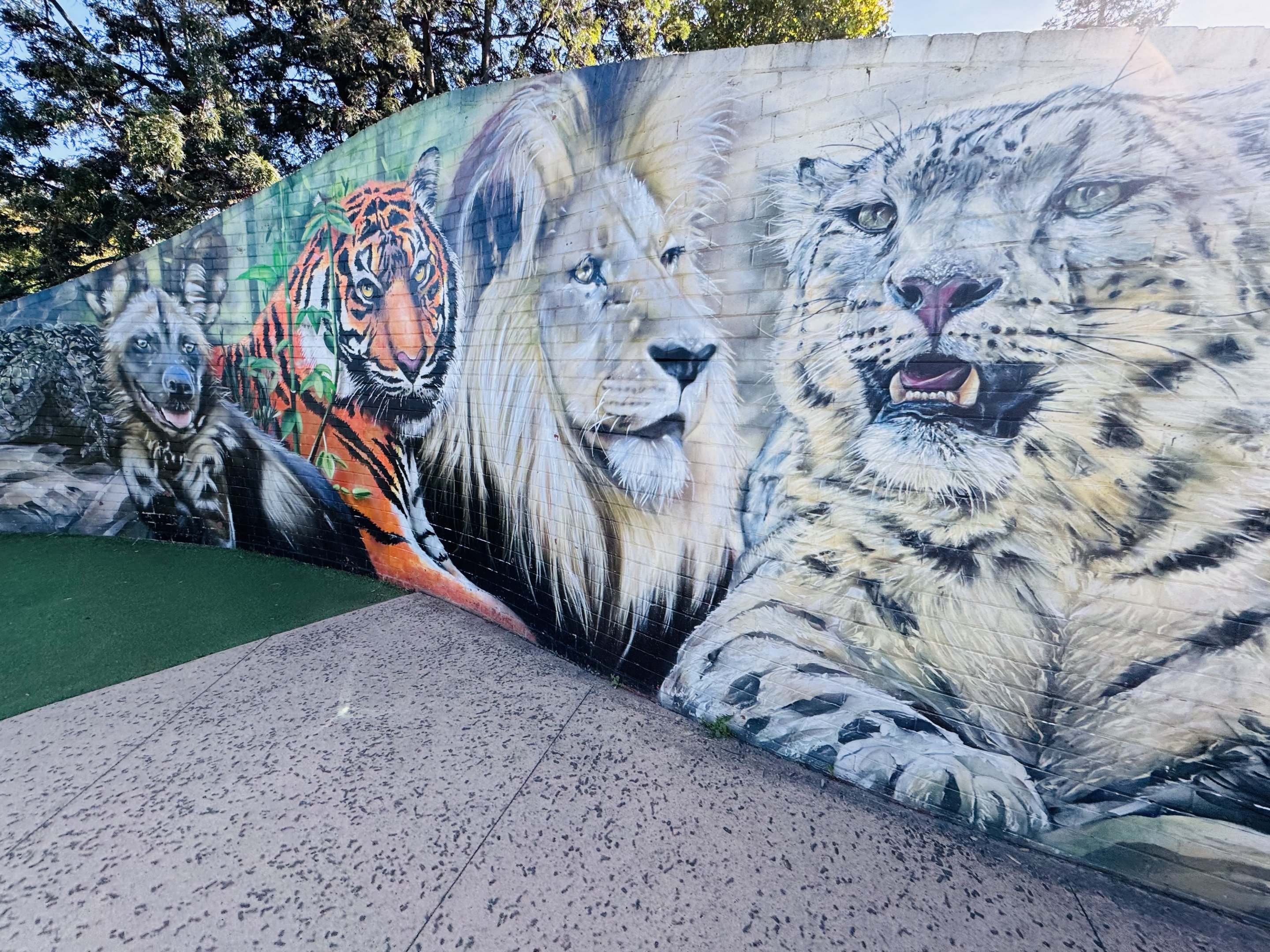 Carnivores mural