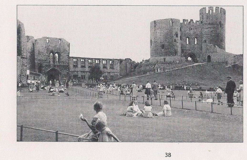 CASTLE COURTYARD 1950