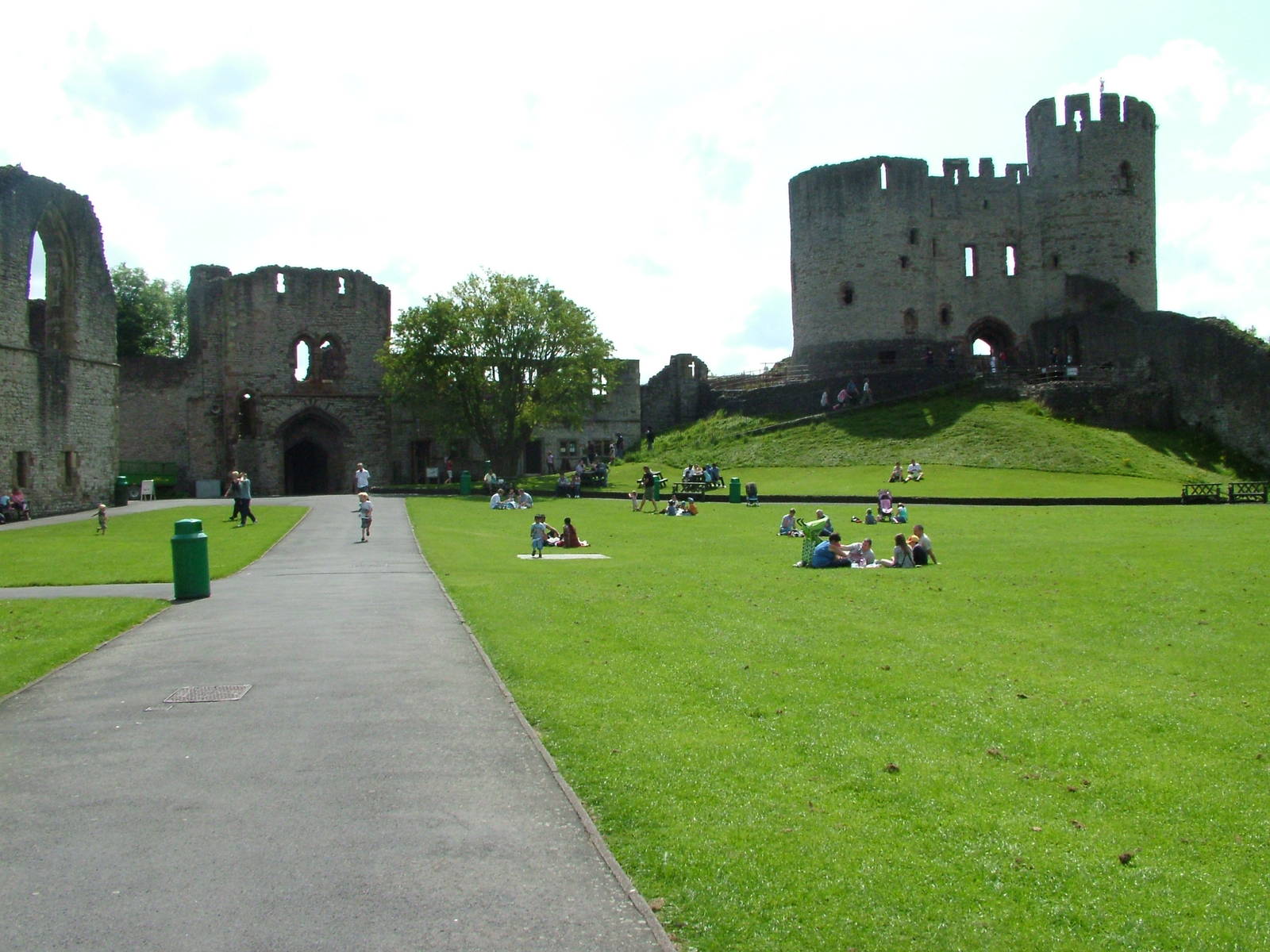 Castle Courtyard at Dudley 09/08/09