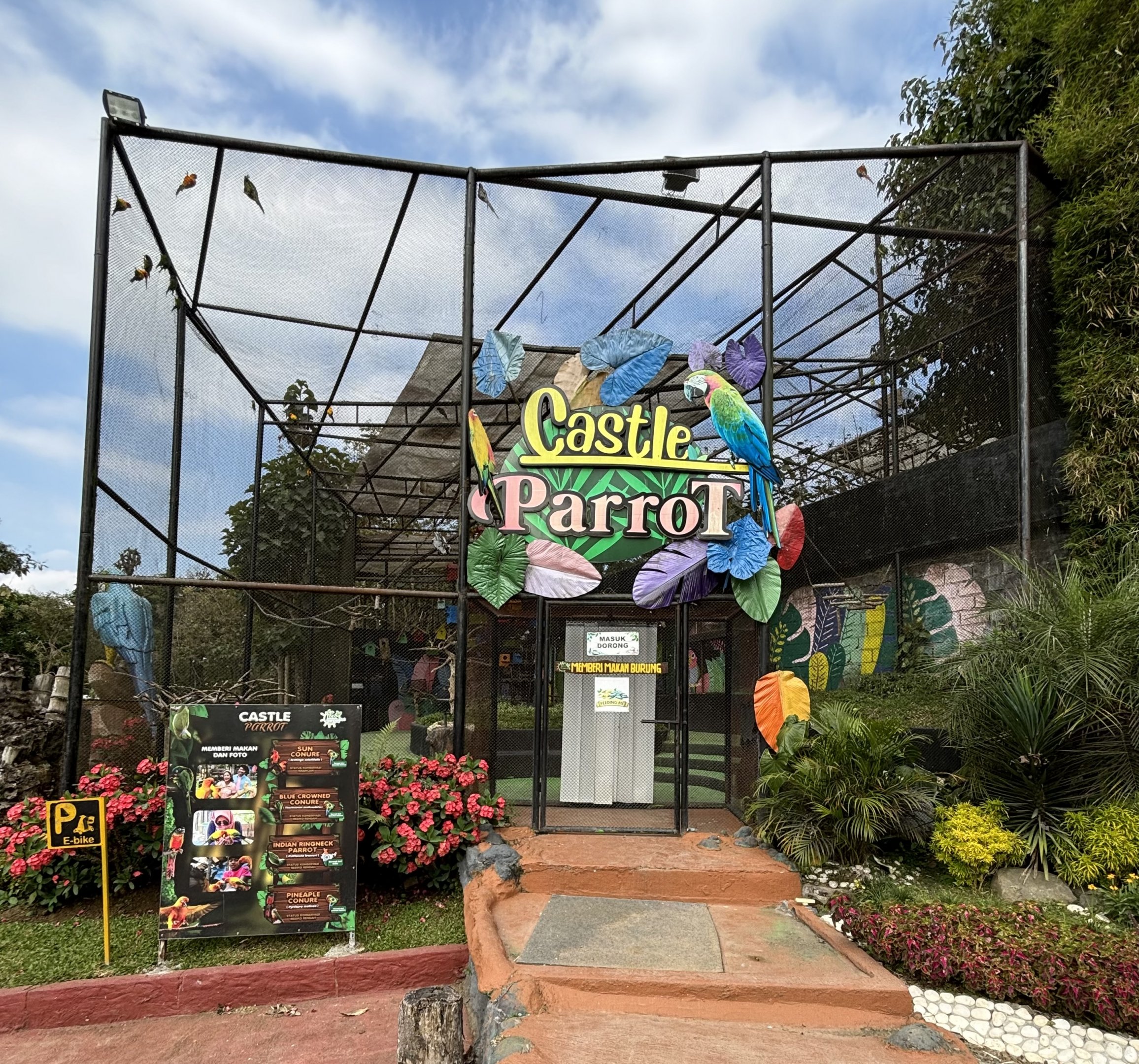 Castle Parrot Aviary