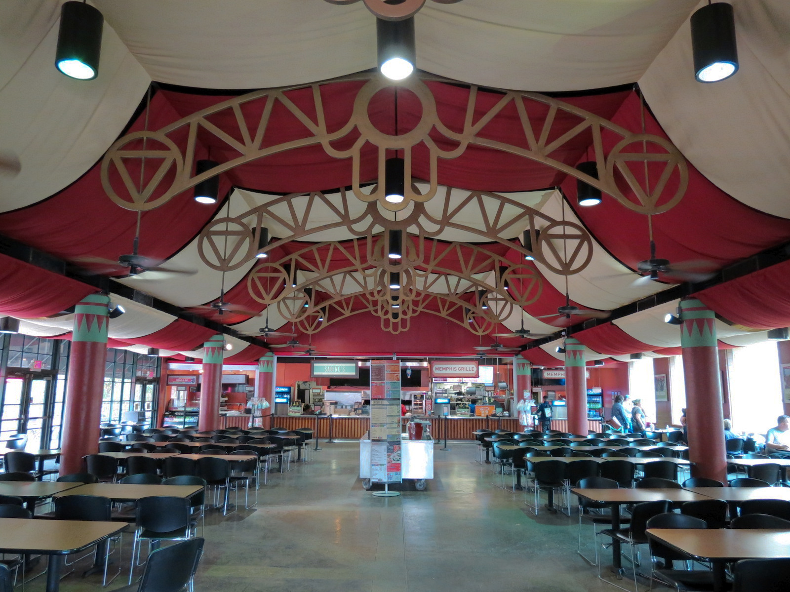 Cat House Cafe - Interior