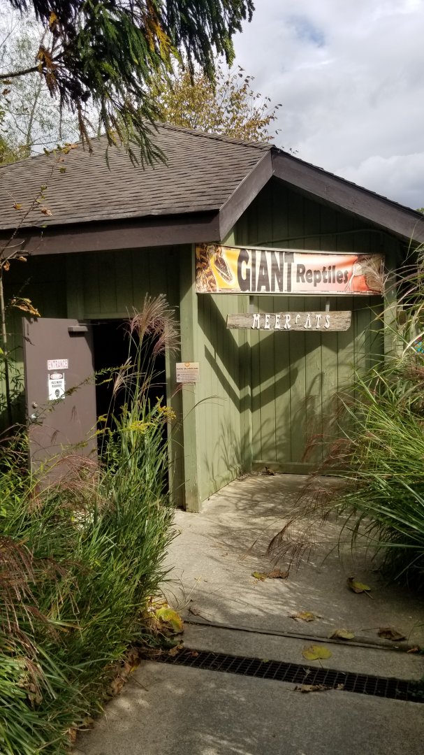 Catoctin Wildlife Preserve - "Giant Repiles" and Meerkats building