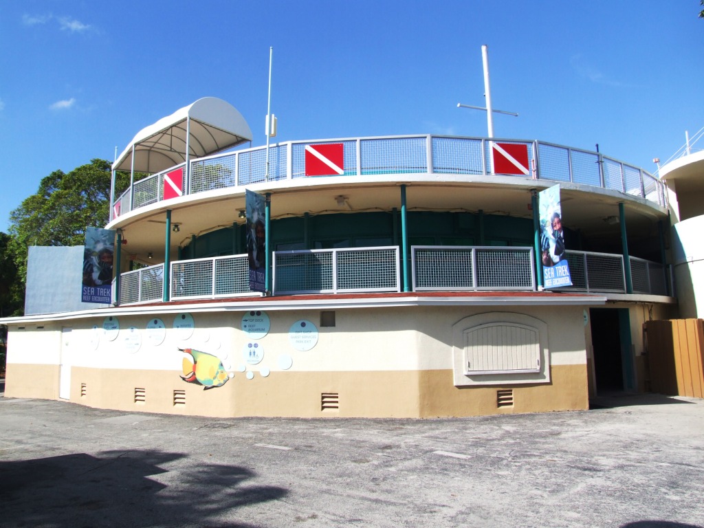 Central Building at Miami Seaquarium, 16/10/13