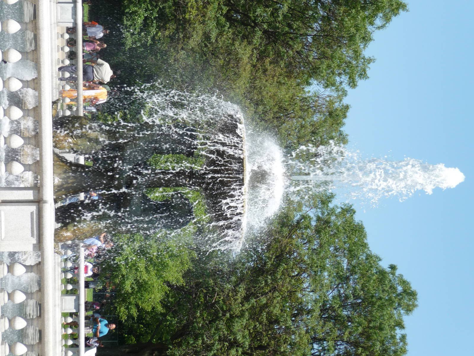Central Fountain - Detroit Zoo