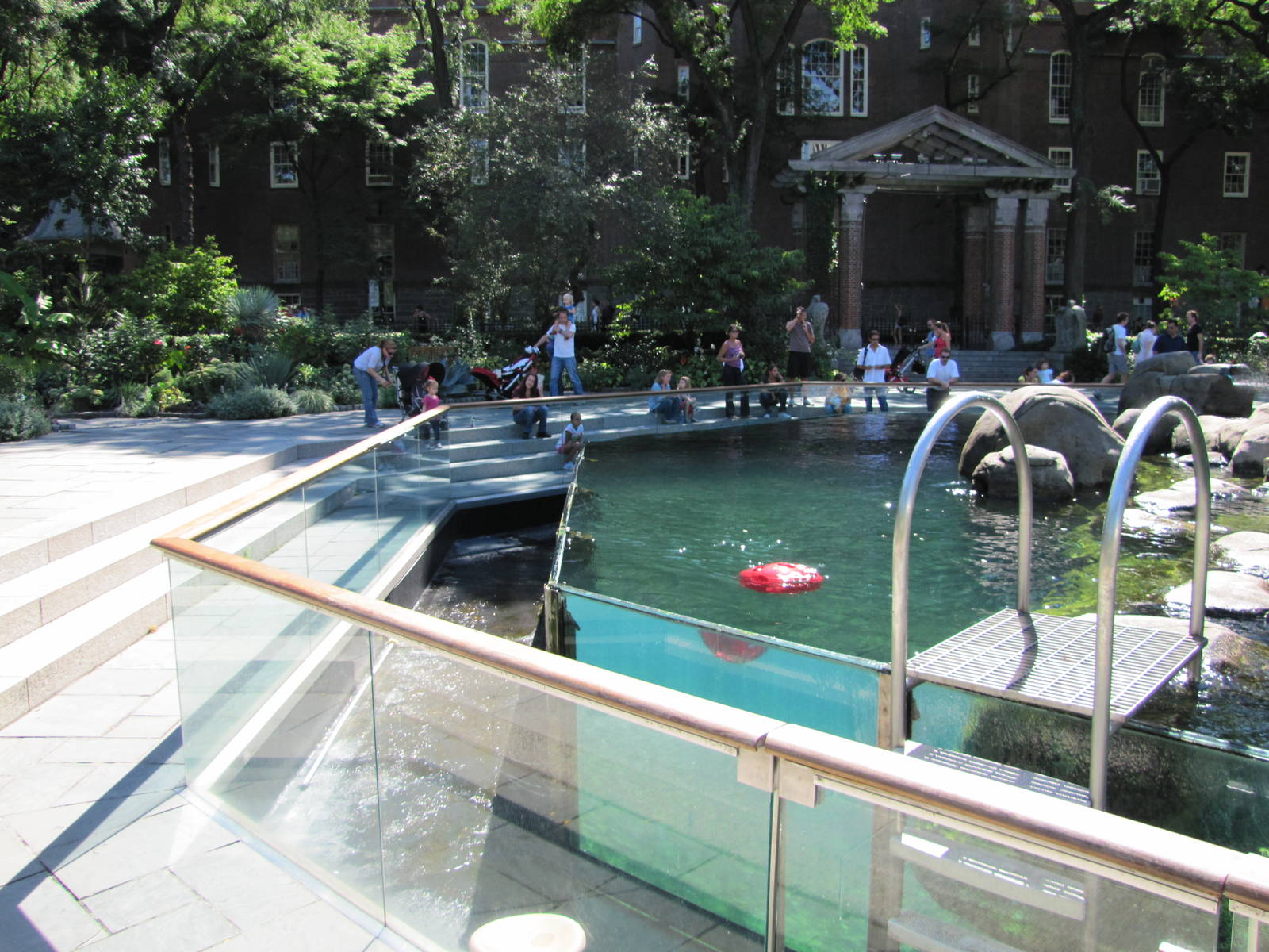Central Park Zoo 2010 - Another part of the historic Sea Lion Pool