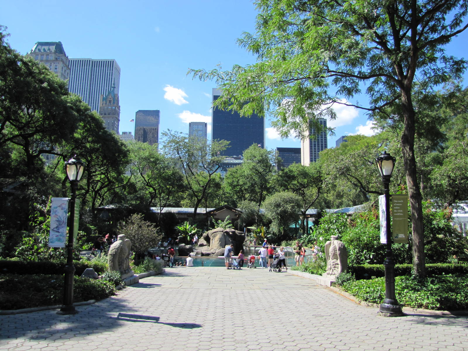 Central Park Zoo 2010 - View from Polar Seabirds towards Sea Lion Pool