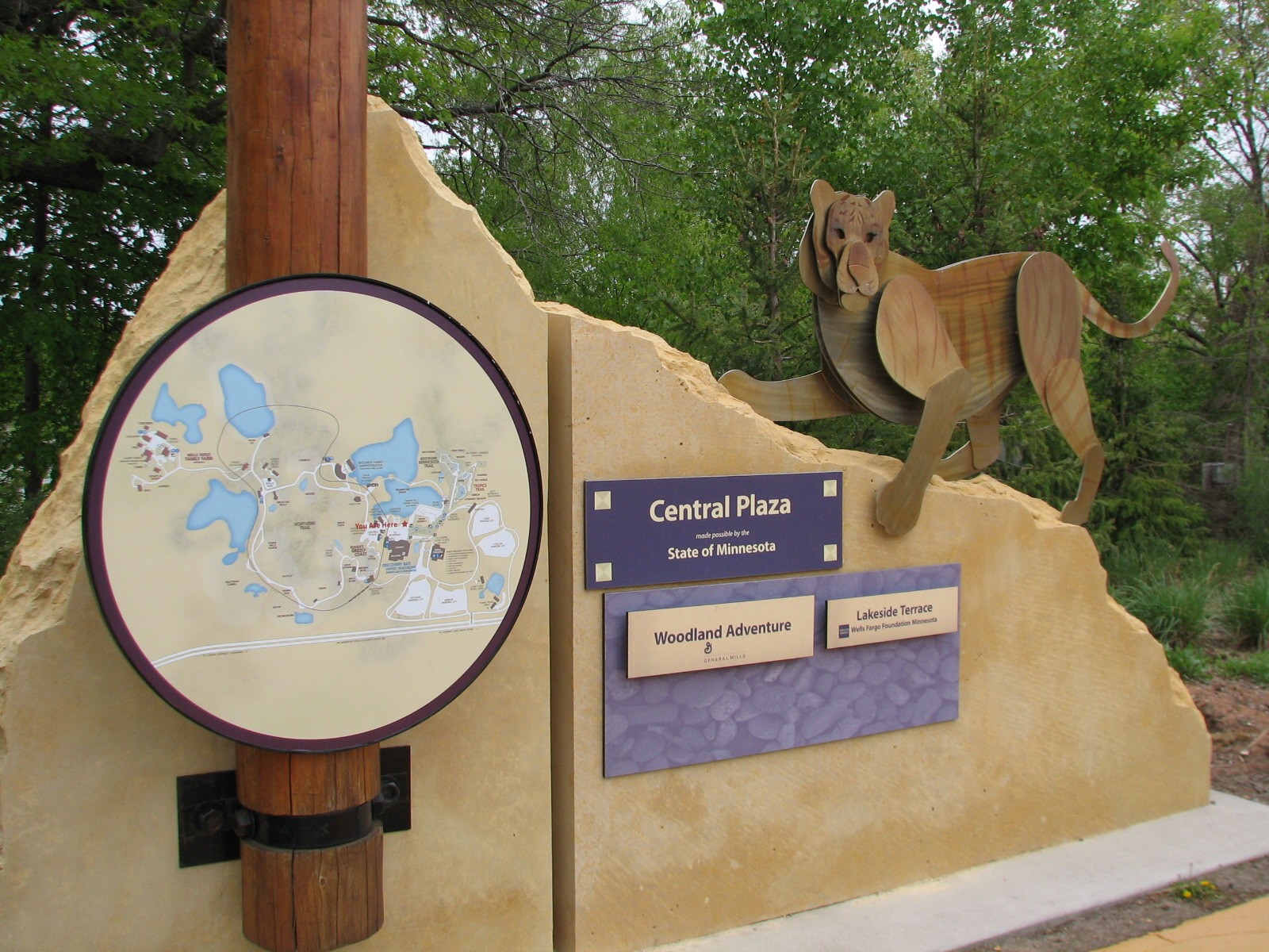 Central Plaza - Entry Sign