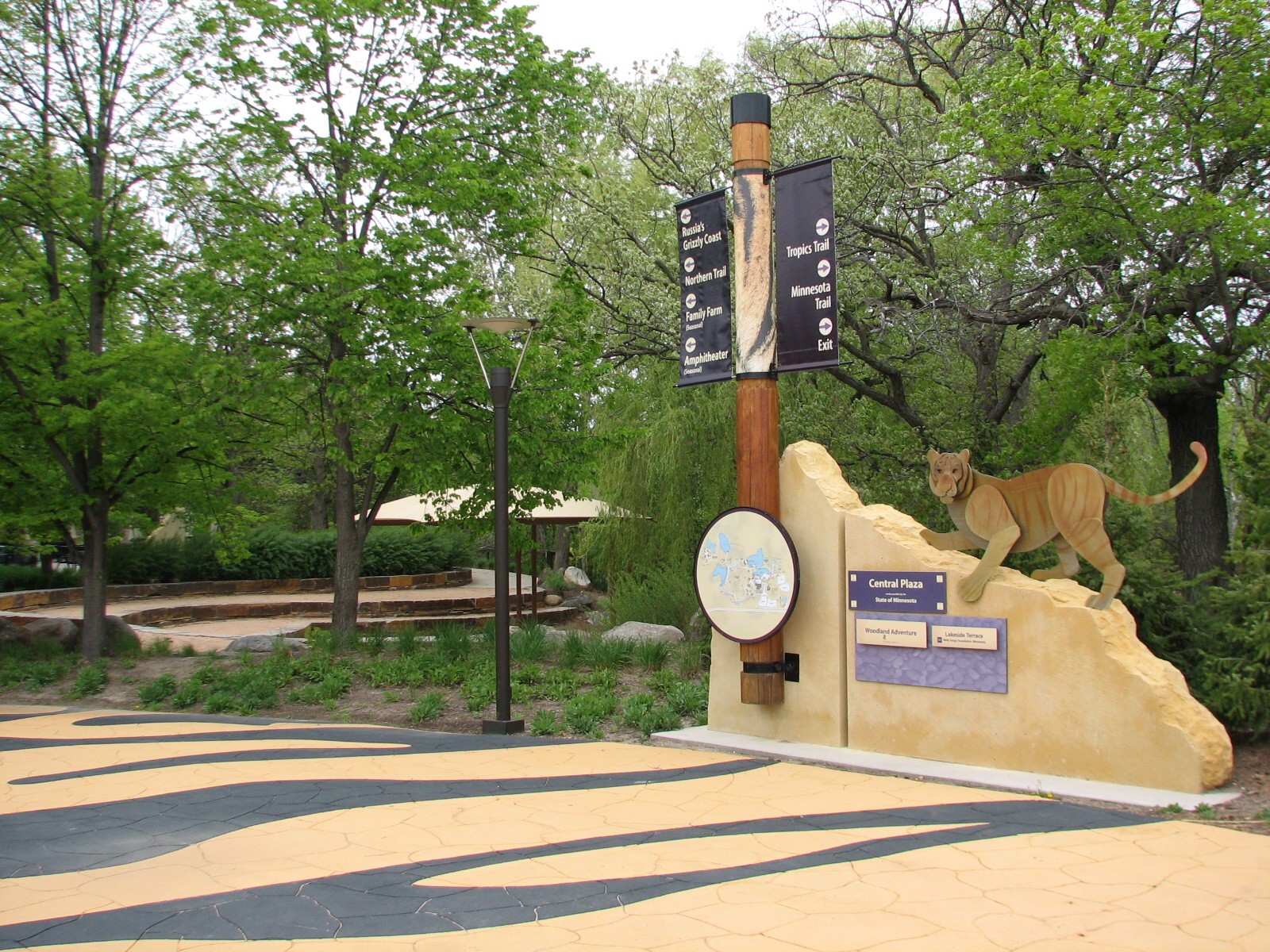 Central Plaza - Entry