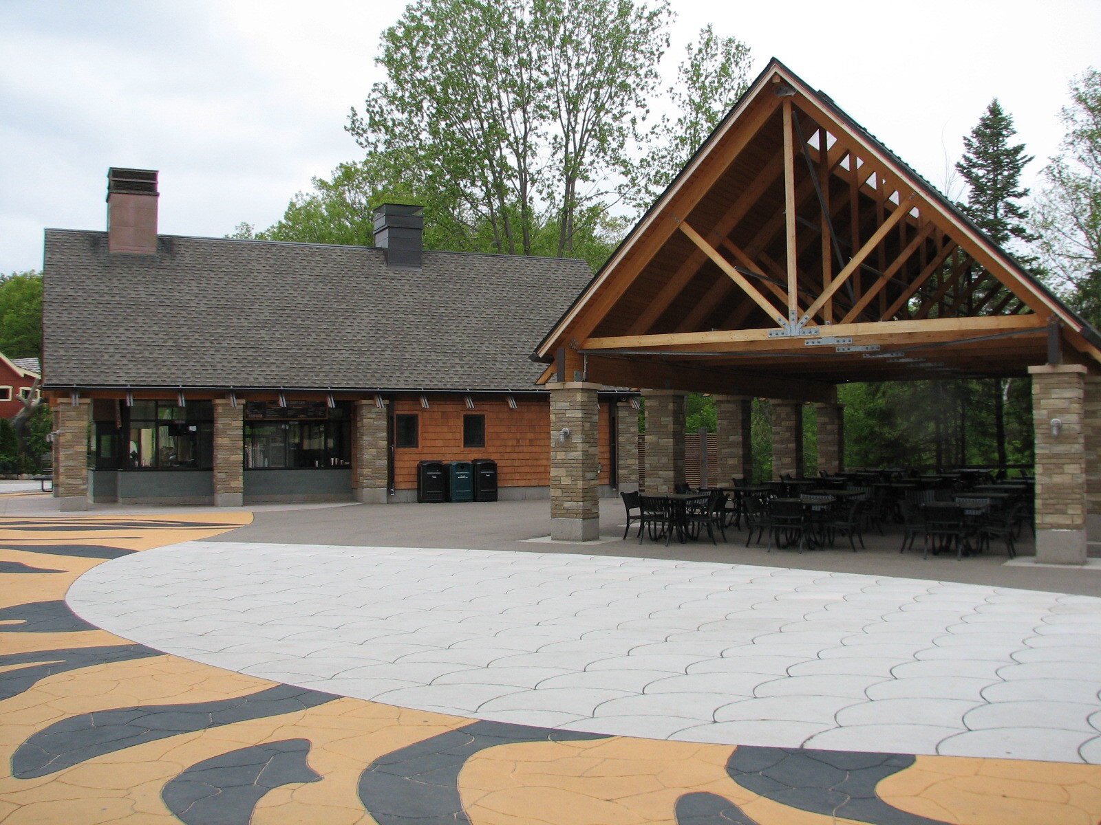 Central Plaza - Grizzly Coast Cafe