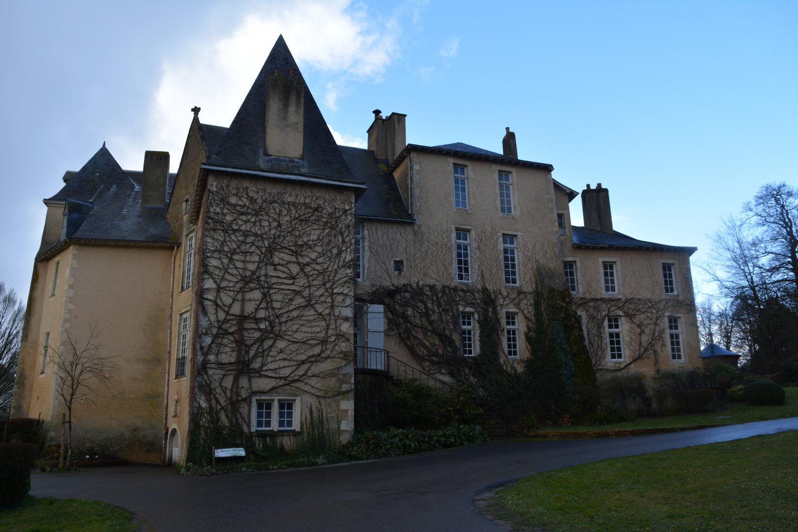 Chateau de Pescheray