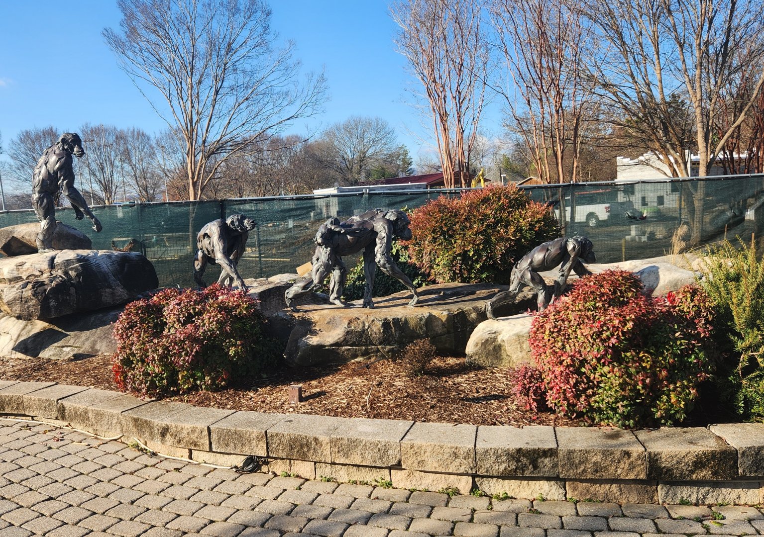 Chattanooga Zoo - Chimpanzee sculptures at entrance