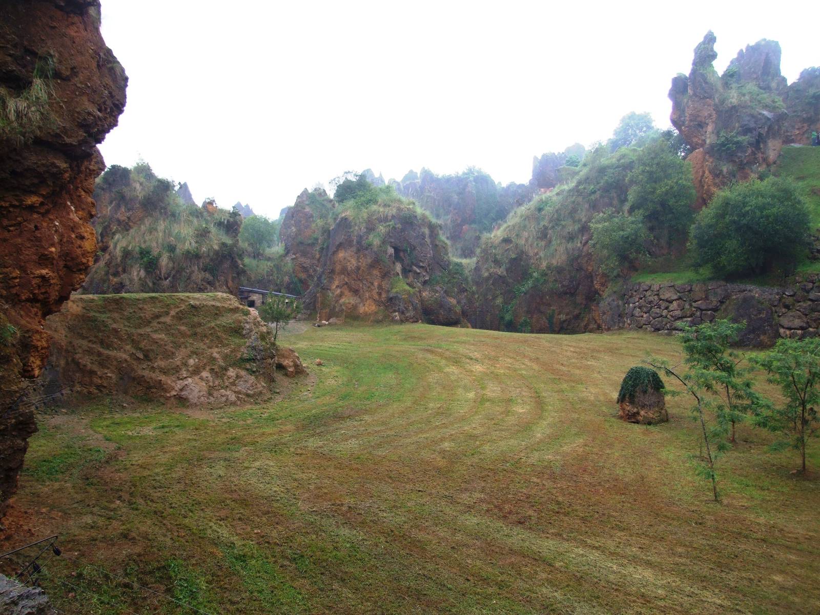 Cheetah Enclosure at Cabarceno, 11/06/15