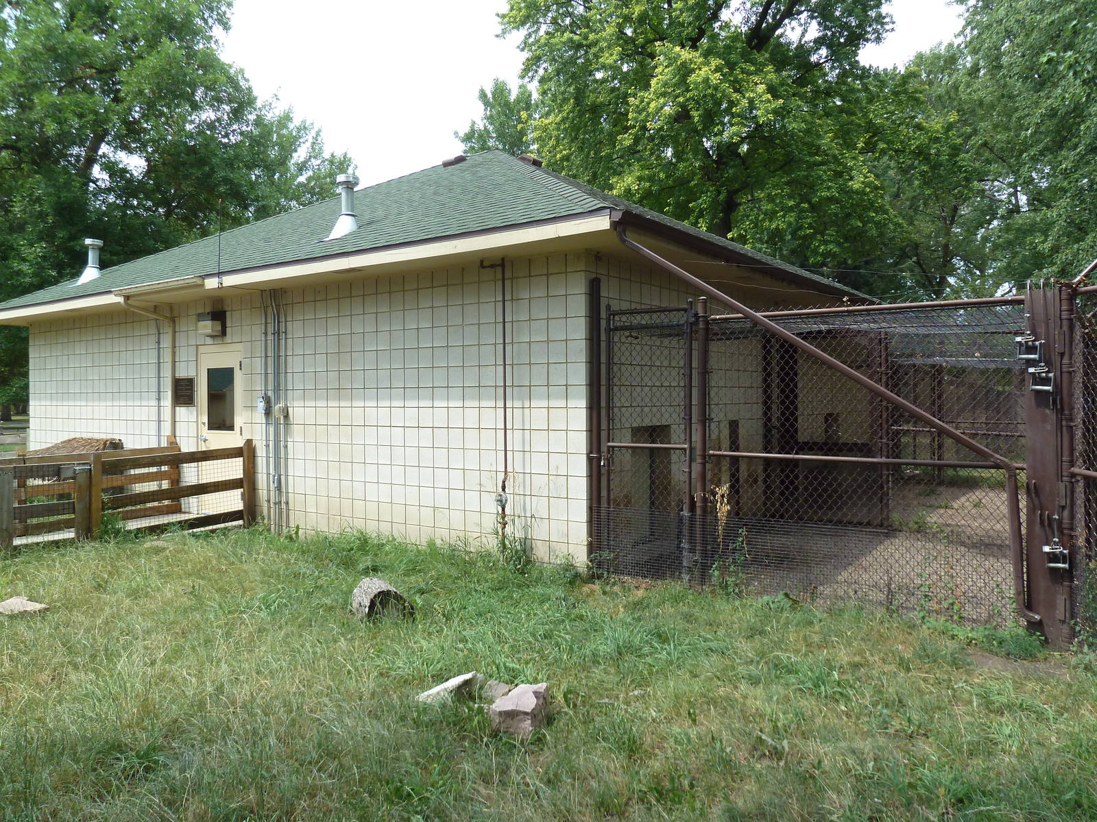 Cheetah Exhibit - Night House + Holding Yards