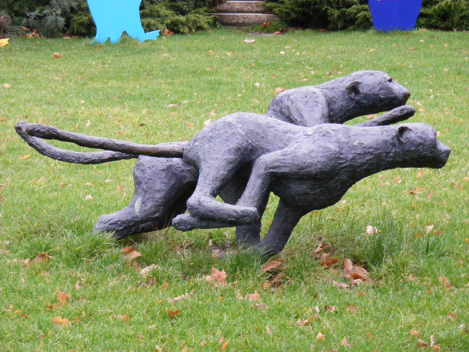 Cheetah statues at London Zoo, 15 January 2011