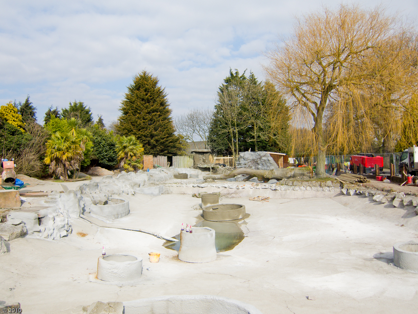 Chester Zoo Giant Otter Pool - 11/03/2010