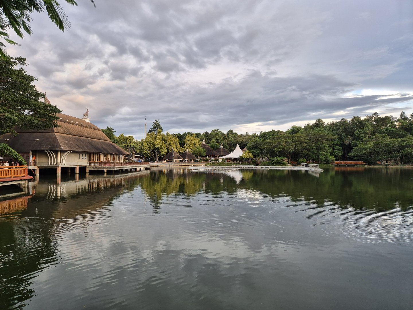 Chiang Mai Night Safari lake