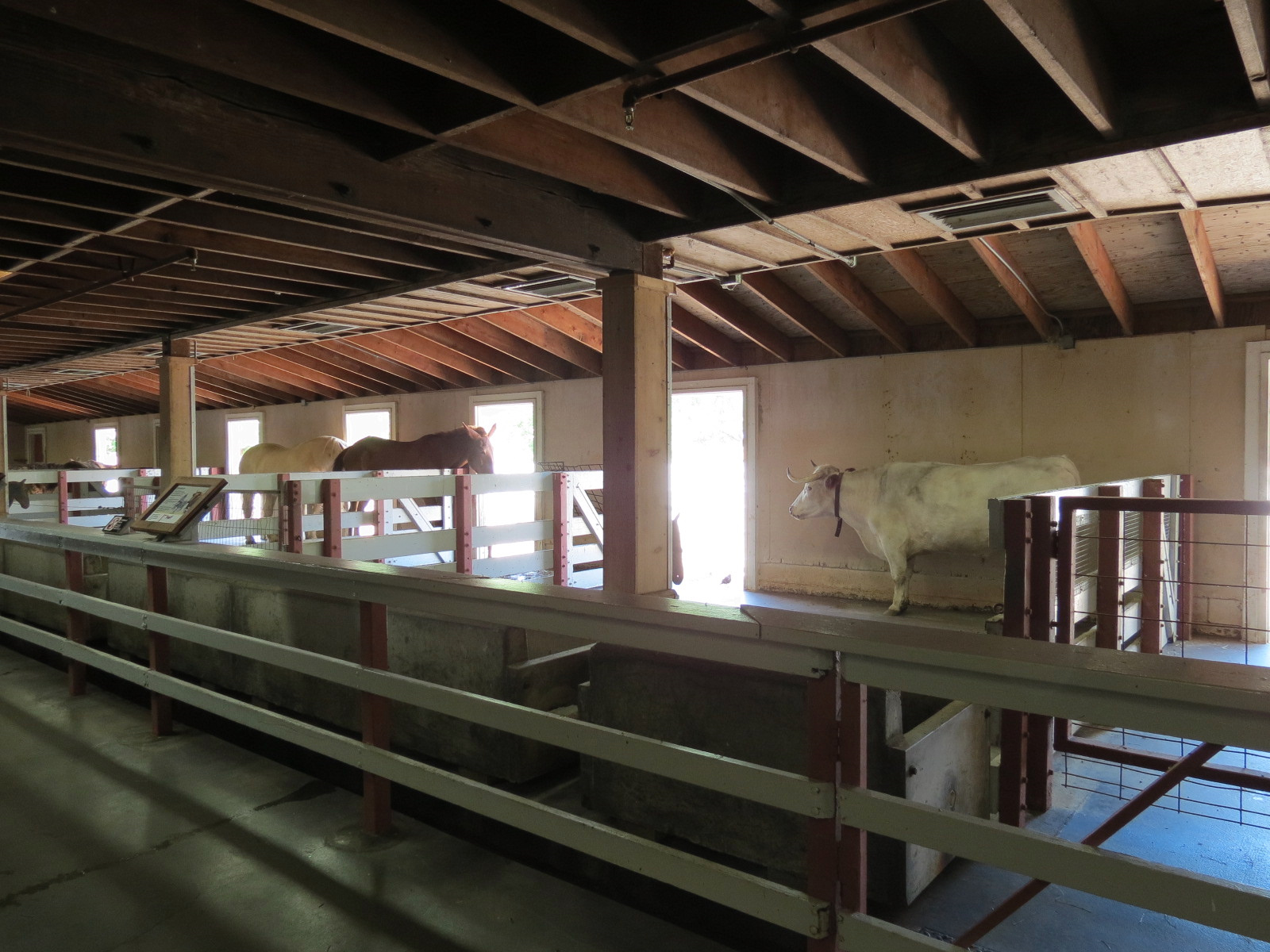 Children's Farms - American Farm - Barn