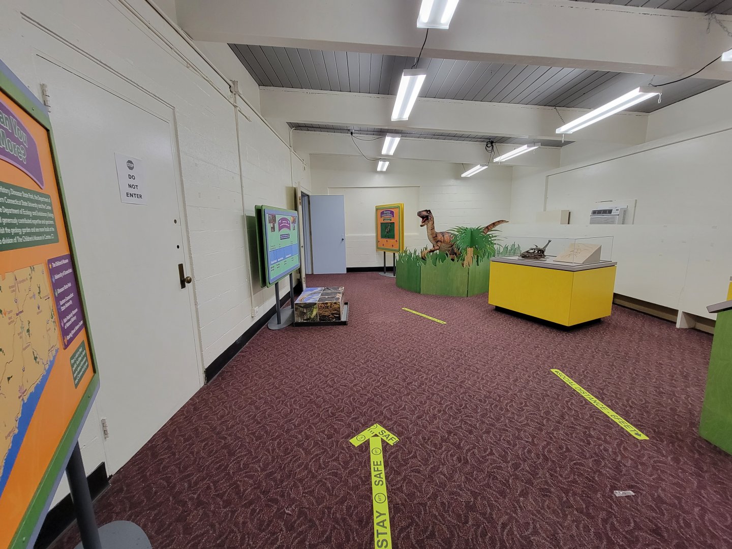 Children's Museum CT - Dinos in Your Backyard