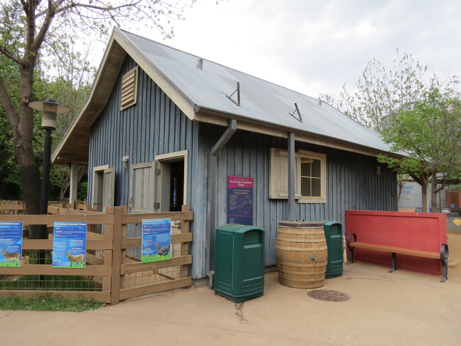 Childrens Zoo - Barnyard