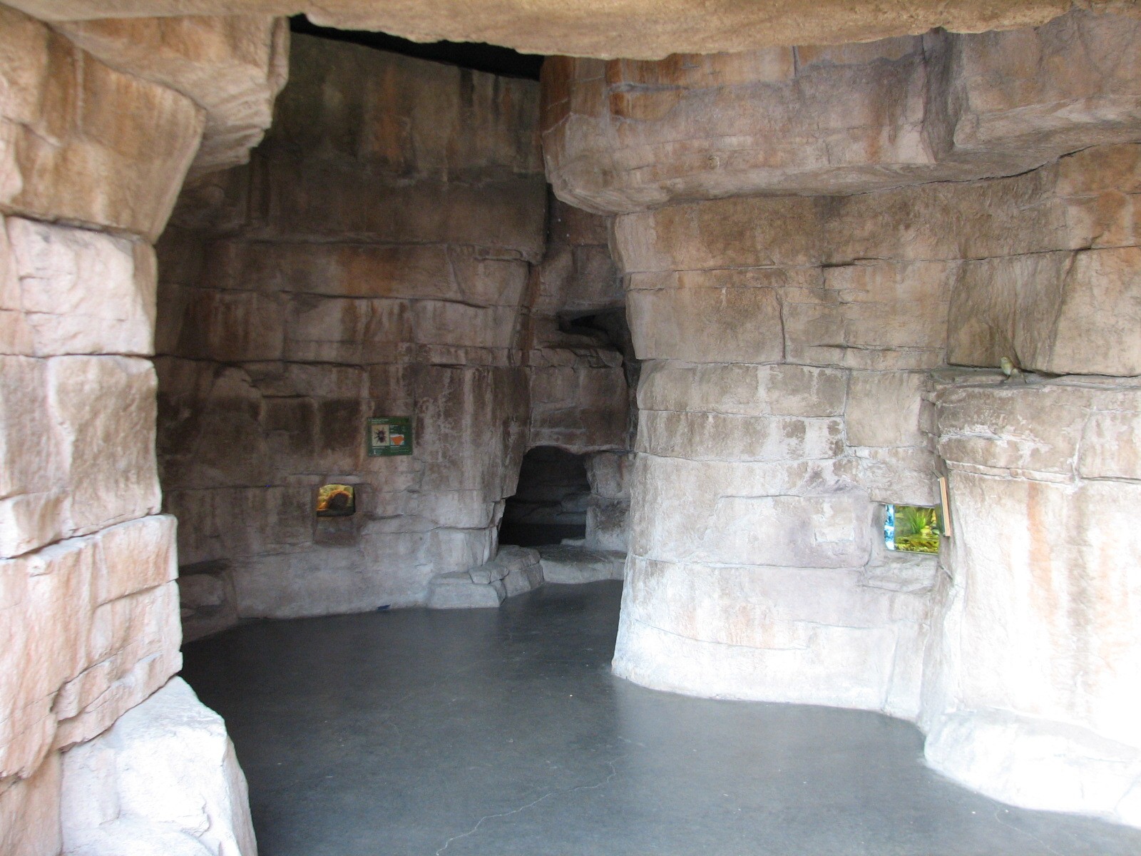 Childrens Zoo - Desert Cave