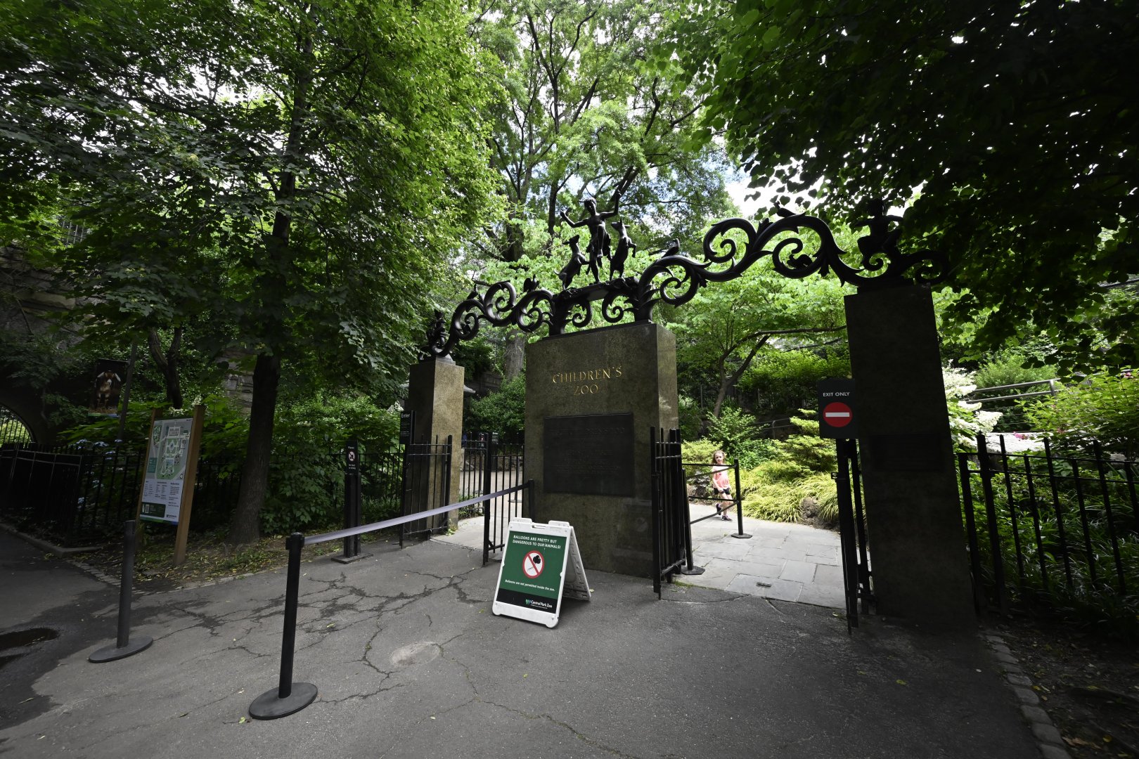 Childrens Zoo - Entrance