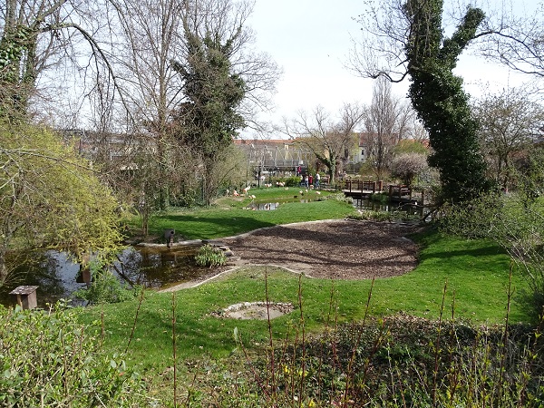 Chilean flamingo enclosure (04/2022)