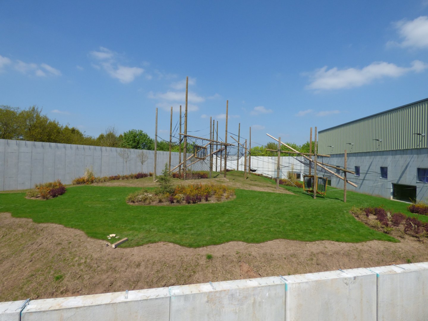 Chimp Eden Outdoodrs