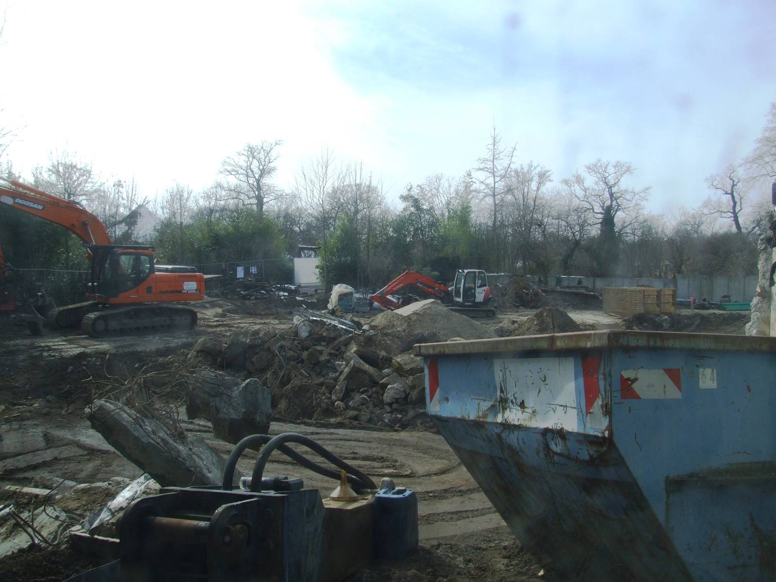 Chimp Exhibit Construction at Hannover, 23/03/13